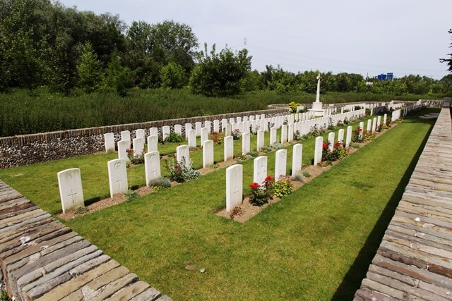 Le Crump Trench Cemetery 3